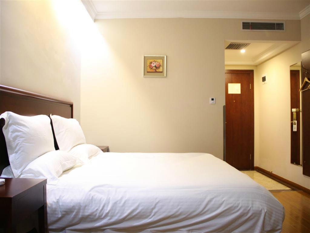 Greentree Inn Shanghai Dongming Road Subway Station Express Hotel Exteriér fotografie