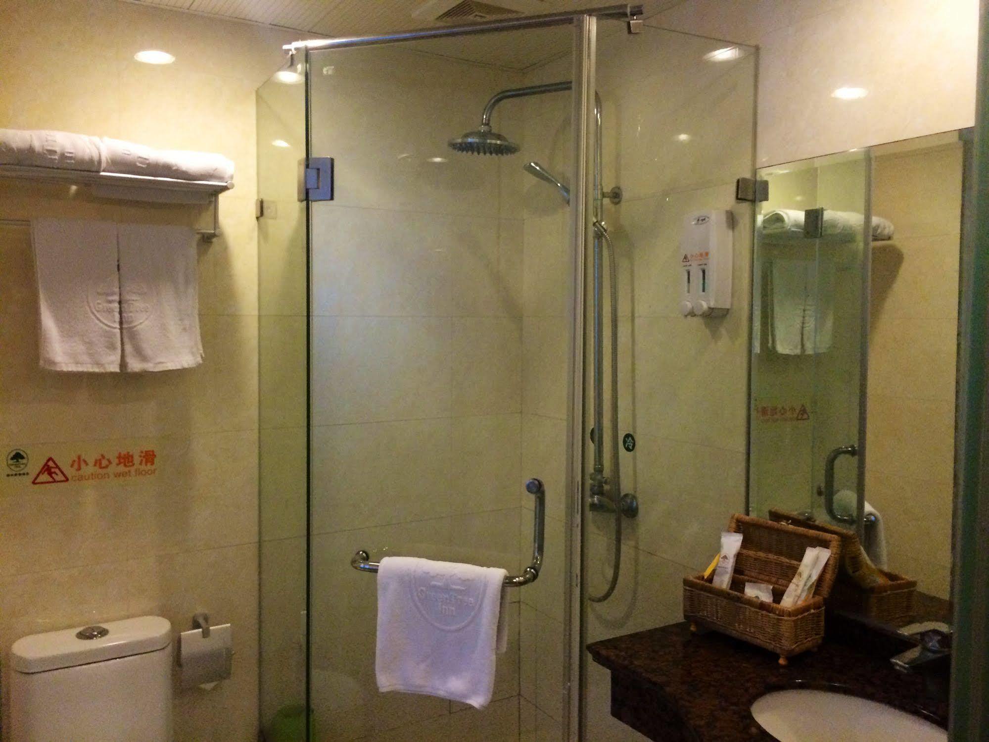 Greentree Inn Shanghai Dongming Road Subway Station Express Hotel Exteriér fotografie